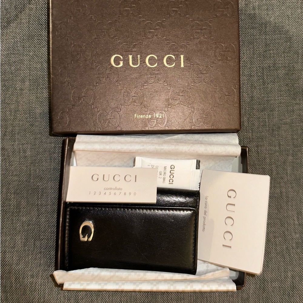 GUCCI Key 🔑 Holder, with Box. Full inclusion. Comes with tags.